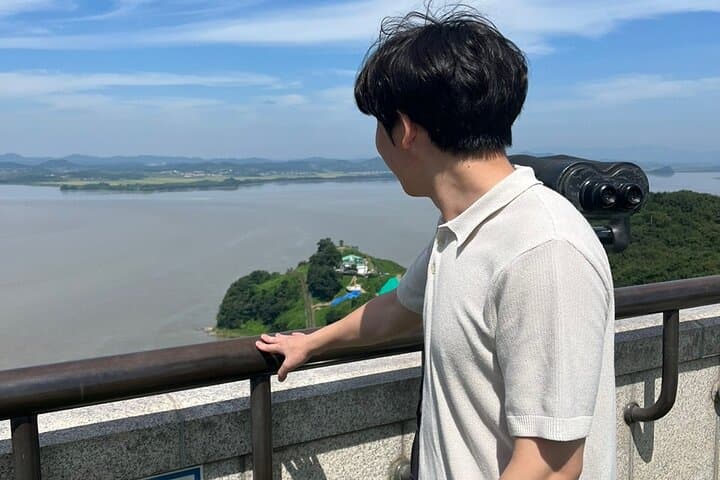 DMZ Tour with North Korean Defector and Authentic North Korean Lunch from Seoul