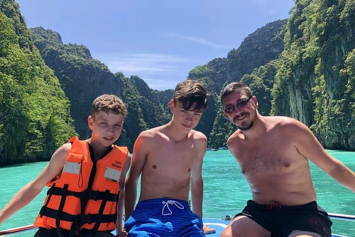 Early-Bird Phi Phi 4-Island Speedboat Tour from Krabi — Maya Bay, Pileh & Bamboo Island photo 1