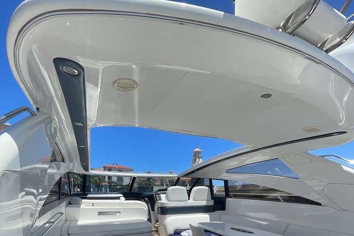 4-Hour Luxury Yacht Charter in Madeira: Private Cruise with Snorkeling photo 3