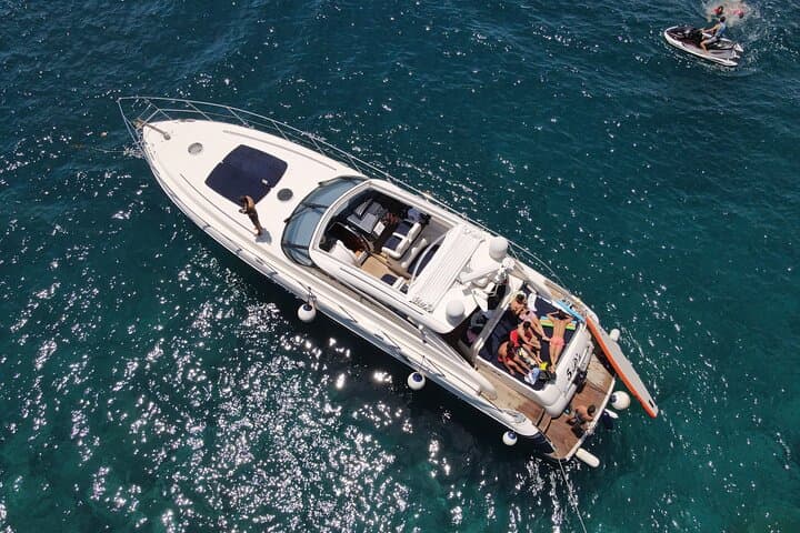 4-Hour Luxury Yacht Charter in Madeira: Private Cruise with Snorkeling photo 4