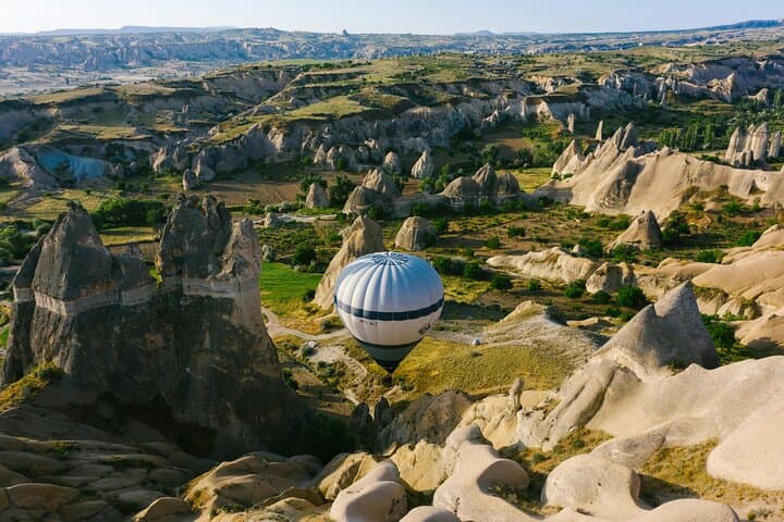 Cappadocia Hot Air Balloon Tour Over Goreme: Sunrise Flight & Breakfast photo 2