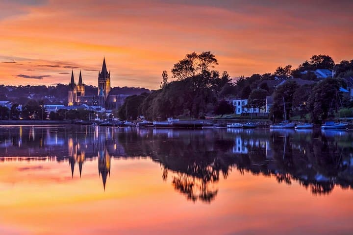 Truro on Foot: Self-Guided Audio Walking Tour of Cornwall's Cathedral City