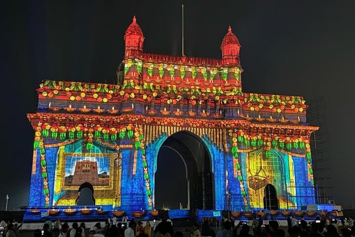 Discover Mumbai's Nocturnal Charm and Historic Highlights