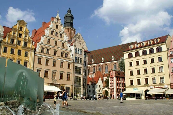Wroclaw Retro e-Bus Tour: 2-Hour Eco-Friendly City Drive & Cathedral Island photo 4