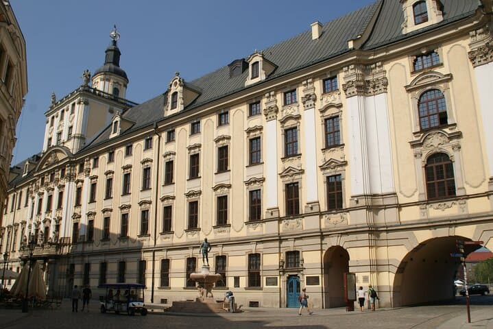 Wroclaw Retro e-Bus Tour: 2-Hour Eco-Friendly City Drive & Cathedral Island photo 6