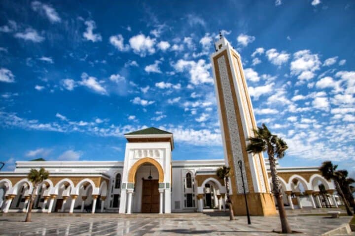 Casablanca Highlights: Hassan II Mosque, Old Medina & Ain Diab Corniche Tour photo 4