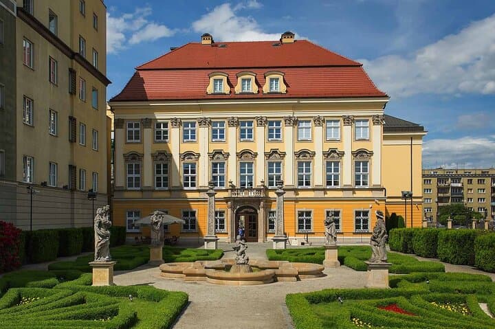 Wroclaw Retro e-Bus Tour: 2-Hour Eco-Friendly City Drive & Cathedral Island photo 5