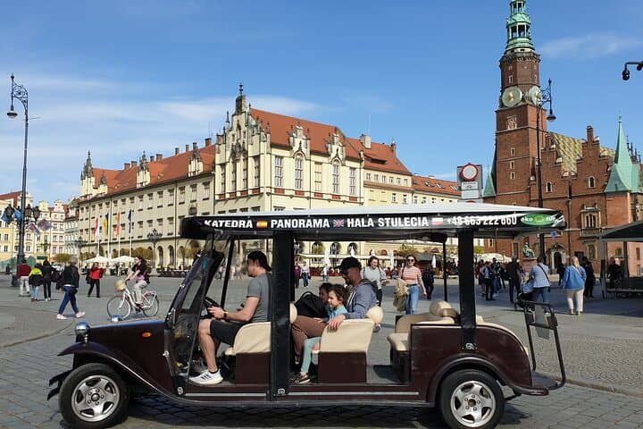 Wroclaw Retro e-Bus Tour: 2-Hour Eco-Friendly City Drive & Cathedral Island