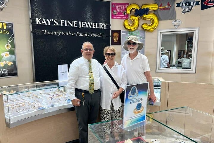 Champagne & Diamonds: Kay's Fine Jewelry Luxury Shopping Experience in St Maarten photo 4