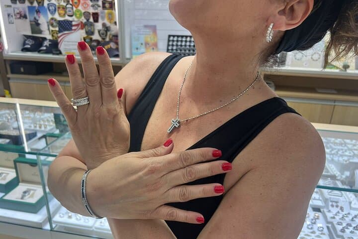 Drinks and Diamonds Luxury Jewelry Experience in St. Thomas photo 6