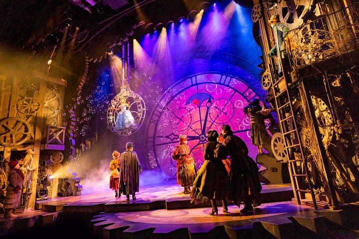 Wicked at Apollo Victoria: West End Musical Tickets & What to Expect photo 2