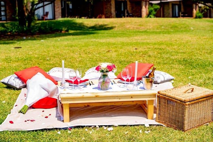 Couples Romantic Getaway & Sip-and-Paint at Kloofzitch Lodge, Johannesburg photo 4