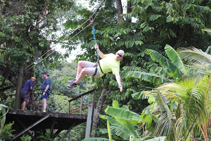 Roatán Zipline and West Bay Beach Combo: Zip, Swim & Relax photo 3