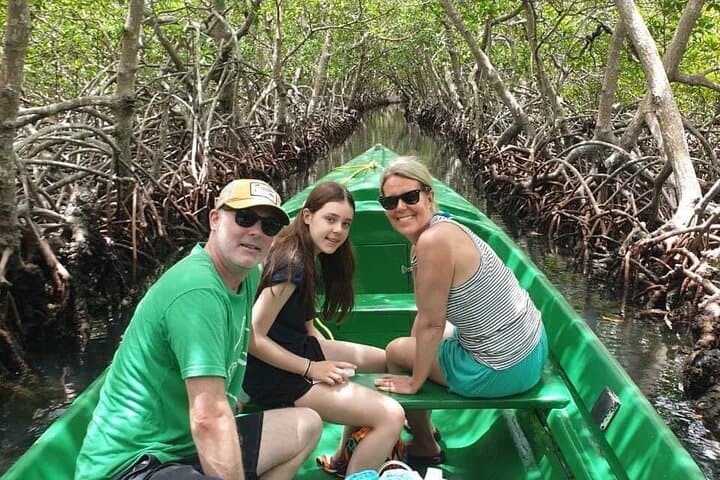 Roatán East End Private Tour: Garifuna Culture & Jonesville Mangrove Tunnels photo 3