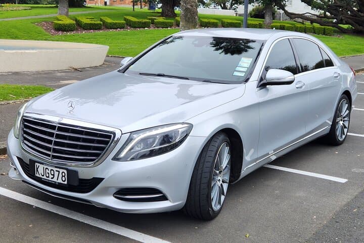 Auckland Airport Private Luxury Transfer to City Hotels — Chauffeured Comfort photo 2