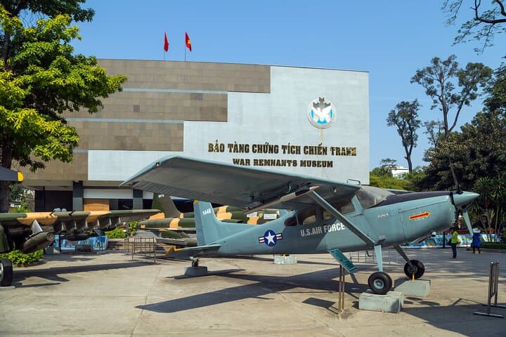 Ho Chi Minh City Half-Day Jeep Tour: District 1 Highlights by Private Jeep photo 4