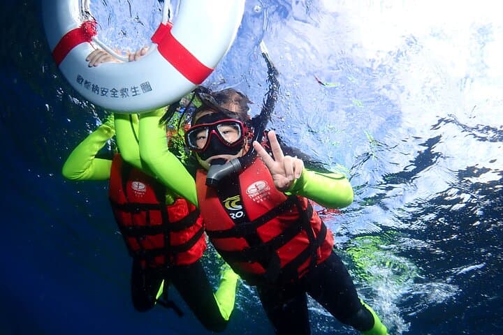 Kenting Snorkeling with Underwater Photos — Beginner-Friendly Guided Snorkel in Kenting, Taiwan photo 2