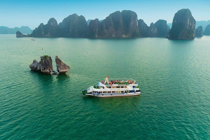 Halong Bay Luxury Cruise: Titop Island, Sung Sot Cave & Kayaking photo 1