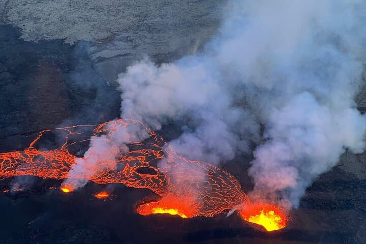 Helicopter Tour Over Iceland's New Lava Fields - Reykjanes Peninsula
