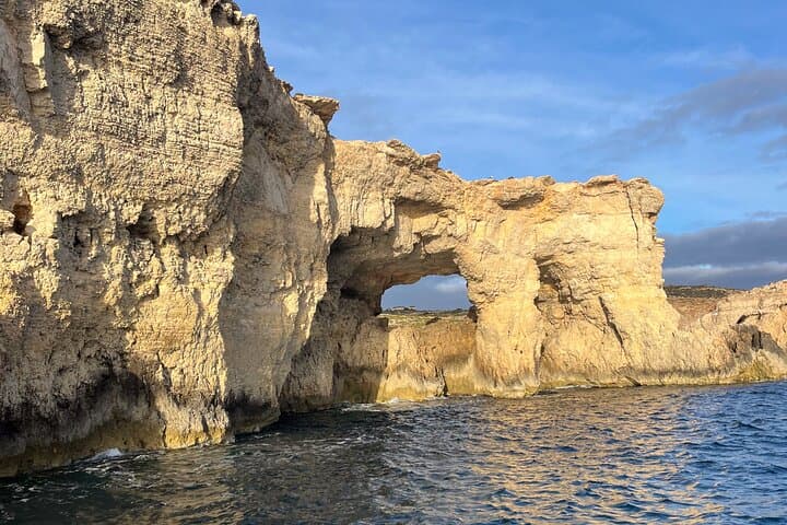 Blue Lagoon Ferry and Caves Tour: Comino Boat Trip to Turquoise Waters & Sea Caves photo 3