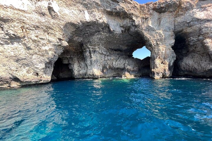 Blue Lagoon Ferry and Caves Tour: Comino Boat Trip to Turquoise Waters & Sea Caves photo 5
