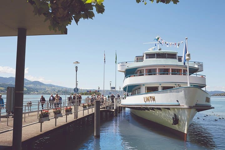 Zurich Sights: Lake Cruise, Lindt Chocolate & Optional FIFA Museum Tour photo 3