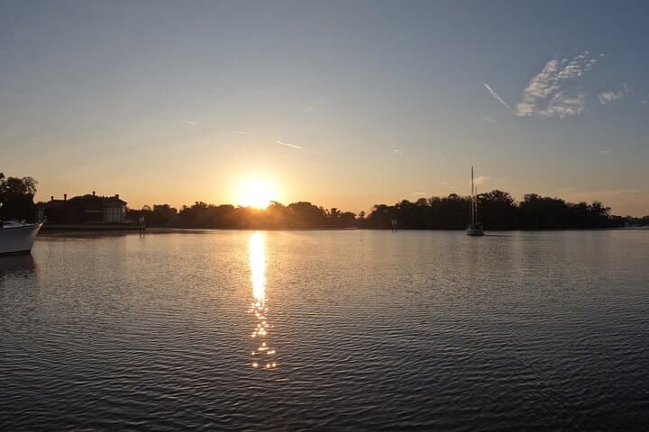 King's Bay Sunset Cruise: Wildlife and Evening Calm on Florida’s Crystal River photo 4