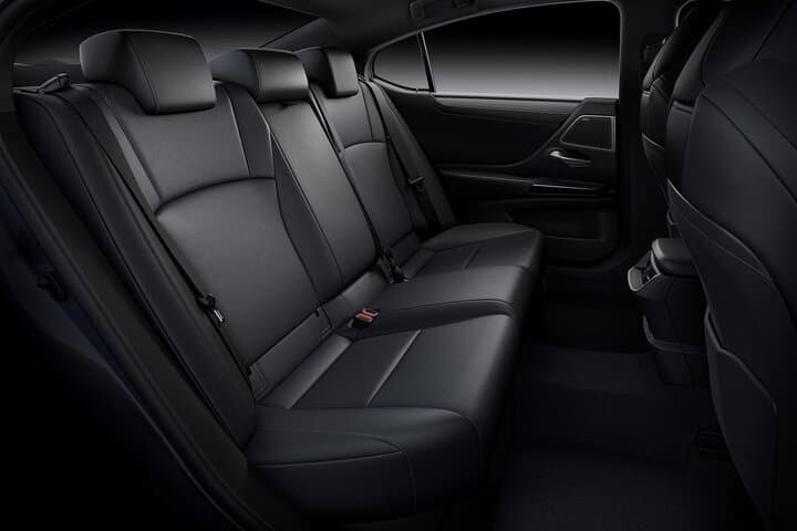 Private Sedan Transfer from Dubai to DXB Airport — 24/7 Lexus Chauffeur Service photo 2