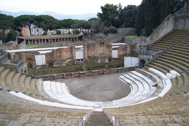 Explore Pompeii: Private 2‑Hour Archaeological Guided Tour photo 4