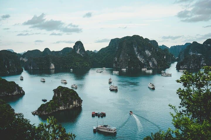 Ha Long & Lan Ha Bay Day Cruise: Kayak, Caves and Titov Island Views photo 4