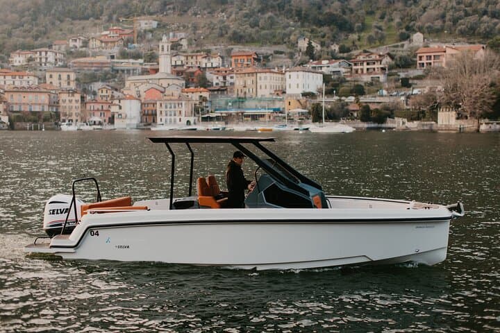 One-Hour Private Speedboat Tour on Lake Como — Villas & Shoreline Highlights