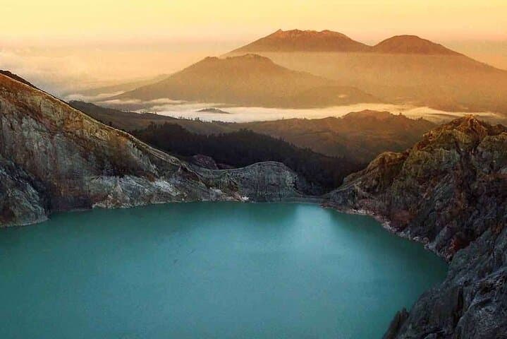 4-day-ijen-blue-fire-bromo-borobudur-yogyakarta-volcano-and-temples photo 2