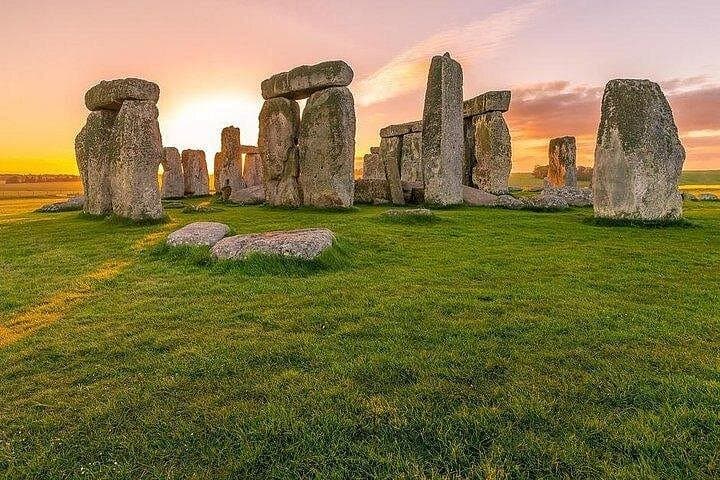 Private Full-Day Tour: Stonehenge and Bath from London — Roman Baths & Prehistoric Stones photo 4
