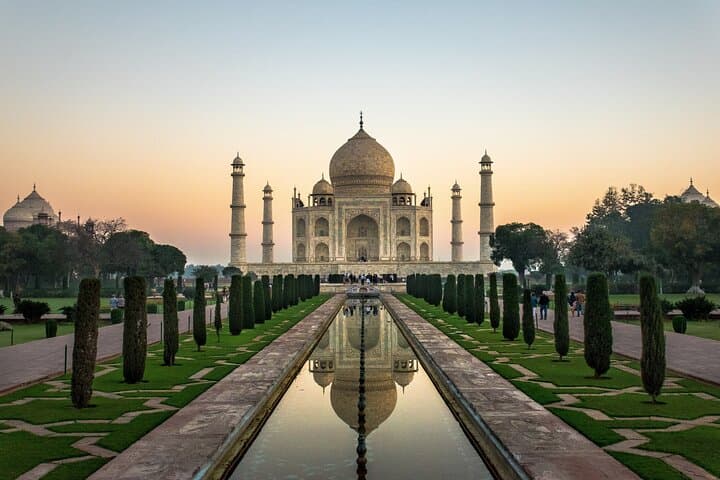 Private Taj Mahal and Agra Fort Tour From Agra — Skip-the-Line Cultural Walking Experience photo 6