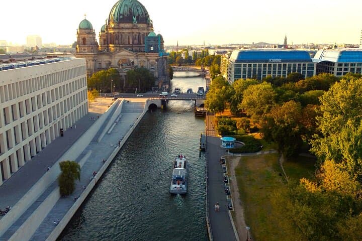 Moonlit Spree Cruise: Romantic 90‑Minute Night Ship Tour of Berlin photo 3