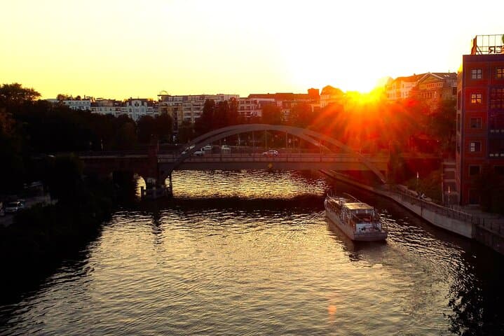 Moonlit Spree Cruise: Romantic 90‑Minute Night Ship Tour of Berlin photo 5