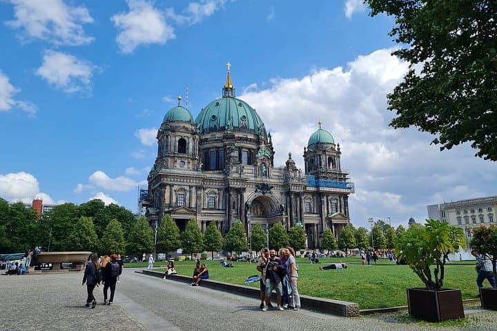 Berlin Street Art & Medieval History Walking Tour — Museums, Murals & the Old City Wall photo 2