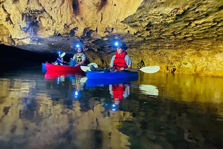 7-Mile Cave Kayaking from Placencia: Full-Day Inland Adventure in Belize photo 3