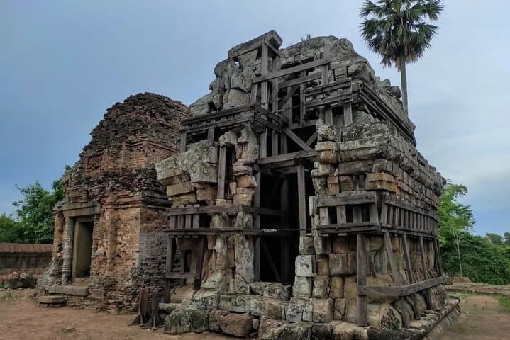 Private Hiking Tour to Phnom Krom Temple and Tonle Sap Views