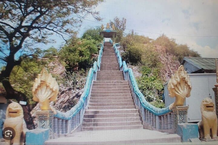 Private Hiking Tour to Phnom Krom Temple and Tonle Sap Views photo 4