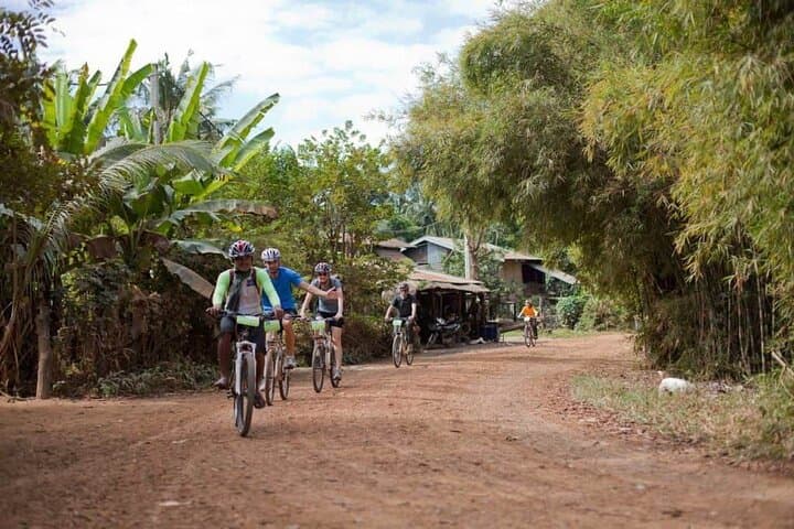 Private Hiking Tour to Phnom Krom Temple and Tonle Sap Views photo 6