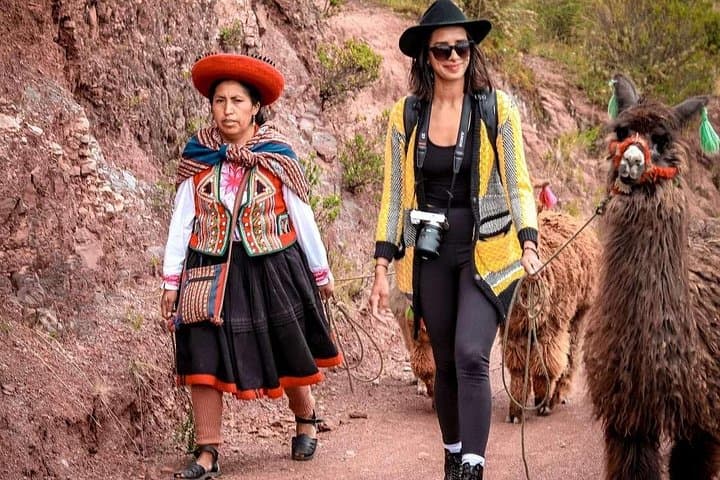 Sacred Valley Private Full-Day Tour from Cusco — Chinchero, Ollantaytambo & Pisac photo 2