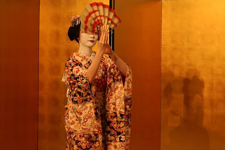 Private Geisha Dance & Dinner in Kagurazaka — Tokyo Geisha Performance Experience photo 5