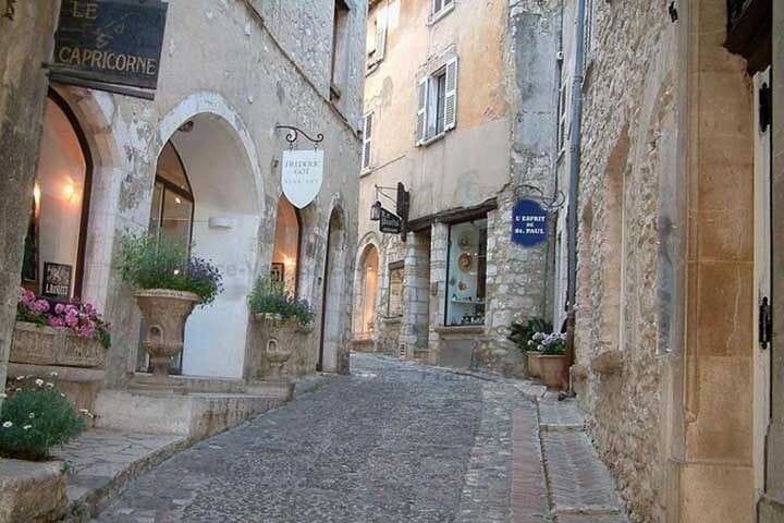 Riviera Cultural Circuit: Èze, Monaco, Villefranche & Saint-Paul de Vence Day Tour photo 3
