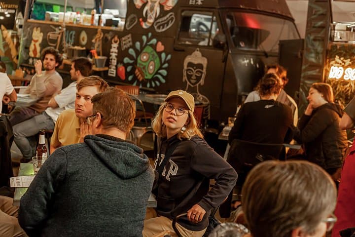 Monday Pub Quiz at El Garaje (Mestalla) — Valencia Trivia Night & Street Food photo 1