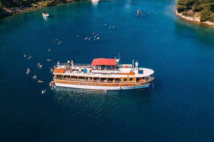 Blue Lagoon & Šolta Island Cruise from Trogir: Snorkel, Lunch & Village Visit photo 3