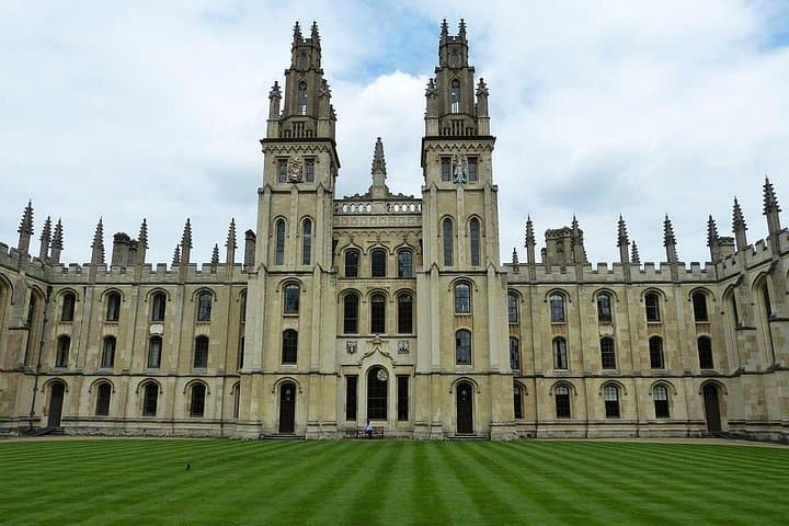 Full-Day Private Tour to Windsor Castle and Oxford from London photo 3
