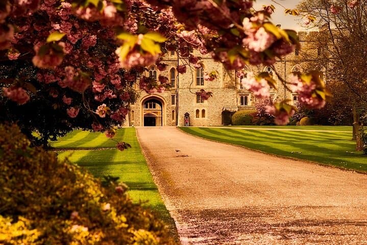 Private Stonehenge and Windsor Castle Day Trip from London photo 5