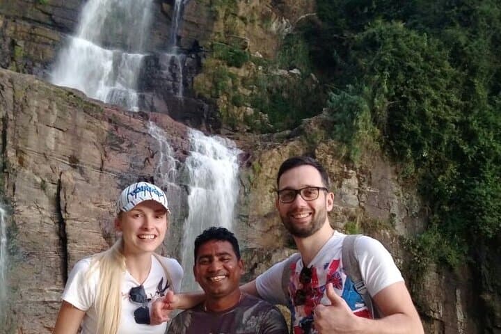 Ella Private Day Tour — Ravana Falls, Nine Arch Bridge & Little Adam's Peak photo 4