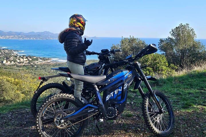 Esterel Electric Motorcycle Coast Ride — 1-Hour Guided Adventure from Saint-Raphaël